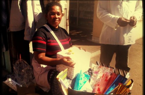 Article : Emballer des cadeaux est un métier à Madagascar
